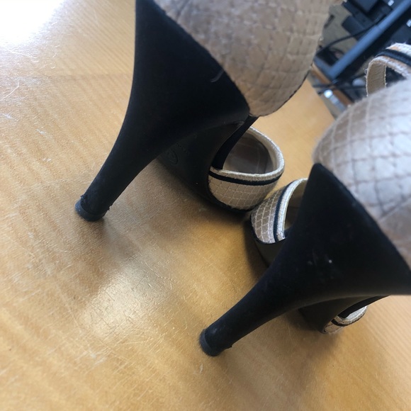 CHANEL CLASSIC Mary Jane 4” Logo Ankle Strap - Picture 6 of 7